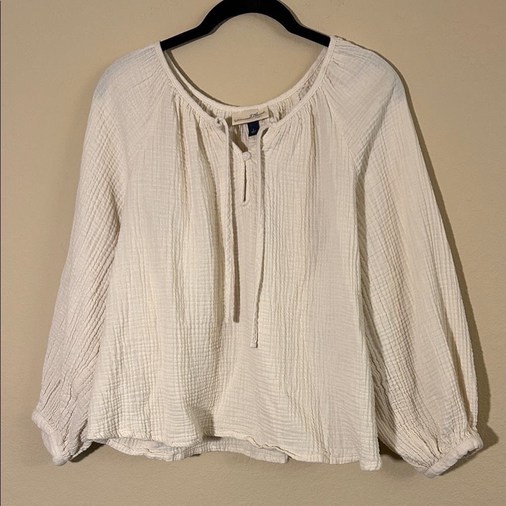 Universal Thread Cream Blouse
Size L